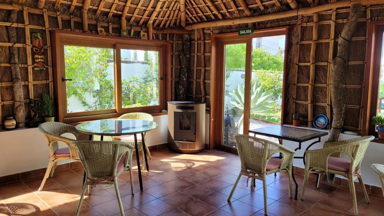 Hostal Casa Arco Iris Los Canos De Meca Extérieur photo